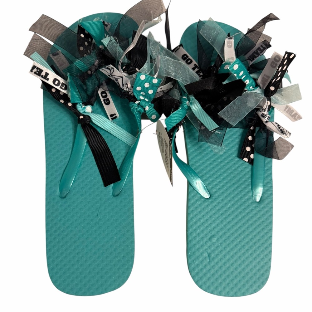 Teal Flip Flops with Go Team Cheerleader Ribbon Accents women’s size M (7/8) NWT